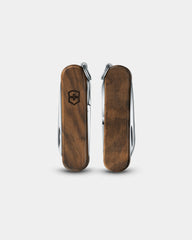 Nóż szwajcarski z drewna orzecha Victorinox Classic SD z grawerem - 3