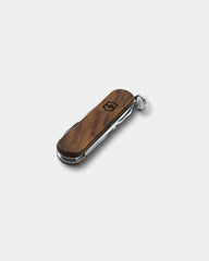Nóż szwajcarski z drewna orzecha Victorinox Classic SD z grawerem - 2