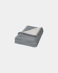 Koc polarowy sherpa Springwood 150x125 cm z nadrukiem - Szary