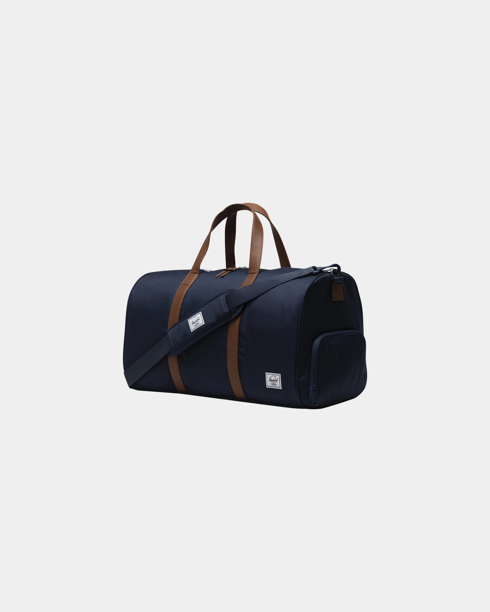 Torba sportowa z recyklingu Herschel Novel™ 43 l z nadrukiem - Granatowy