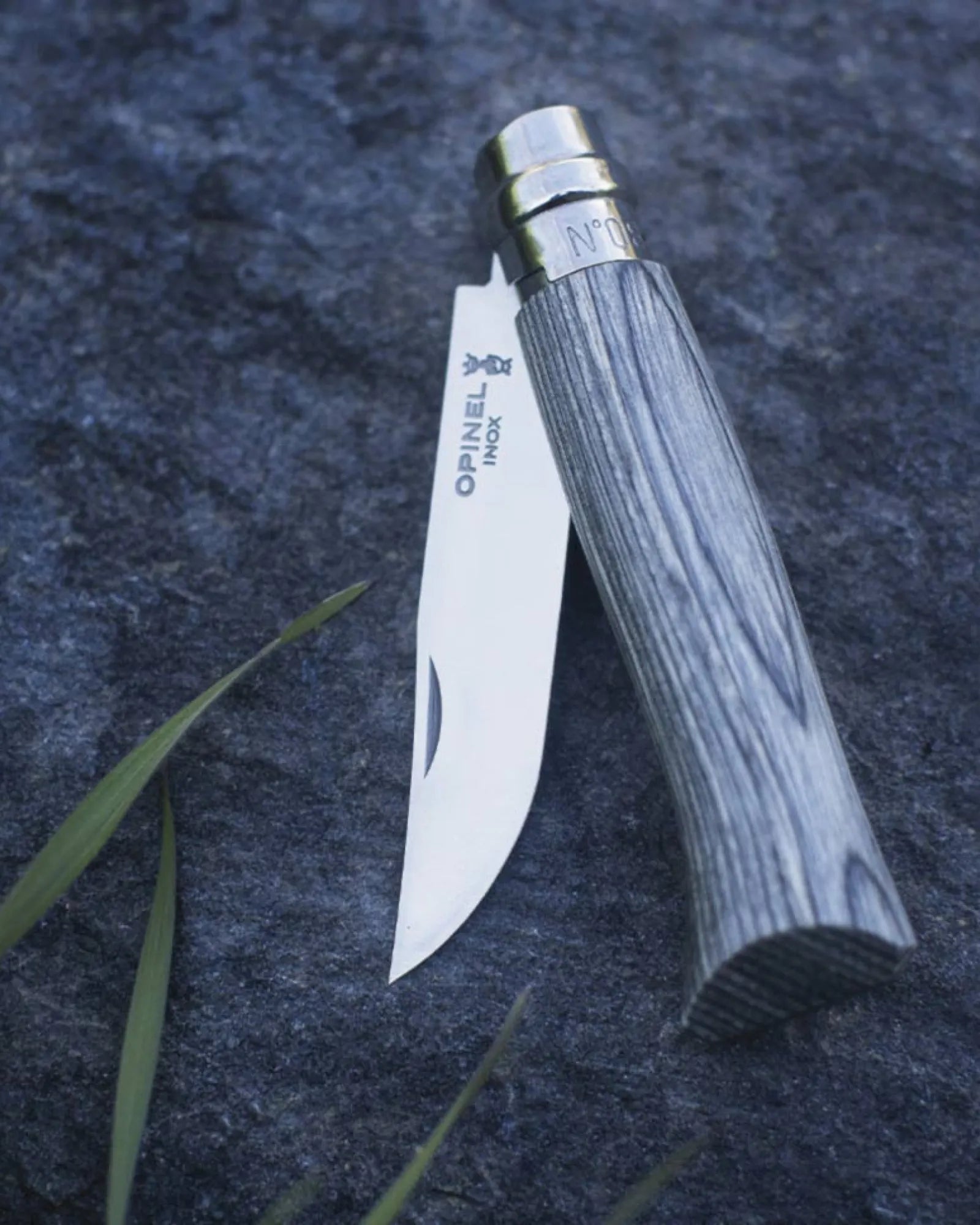 Nóż ze stali węglowej Opinel N°02 Carbone z nadrukiem - 11