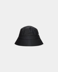 Kapelusz bucket W2 z poliestru Rains z nadrukiem - Czarny