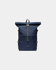 Plecak z recyklingu Sandqvist Icon Rolltop 26L z nadrukiem - Granatowy ze skórą czarną