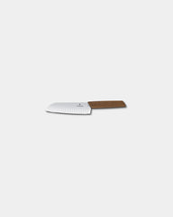 Nóż Santoku z drewnianą rękojeścią Victorinox 17 cm z grawerem - Drewno orzechowe