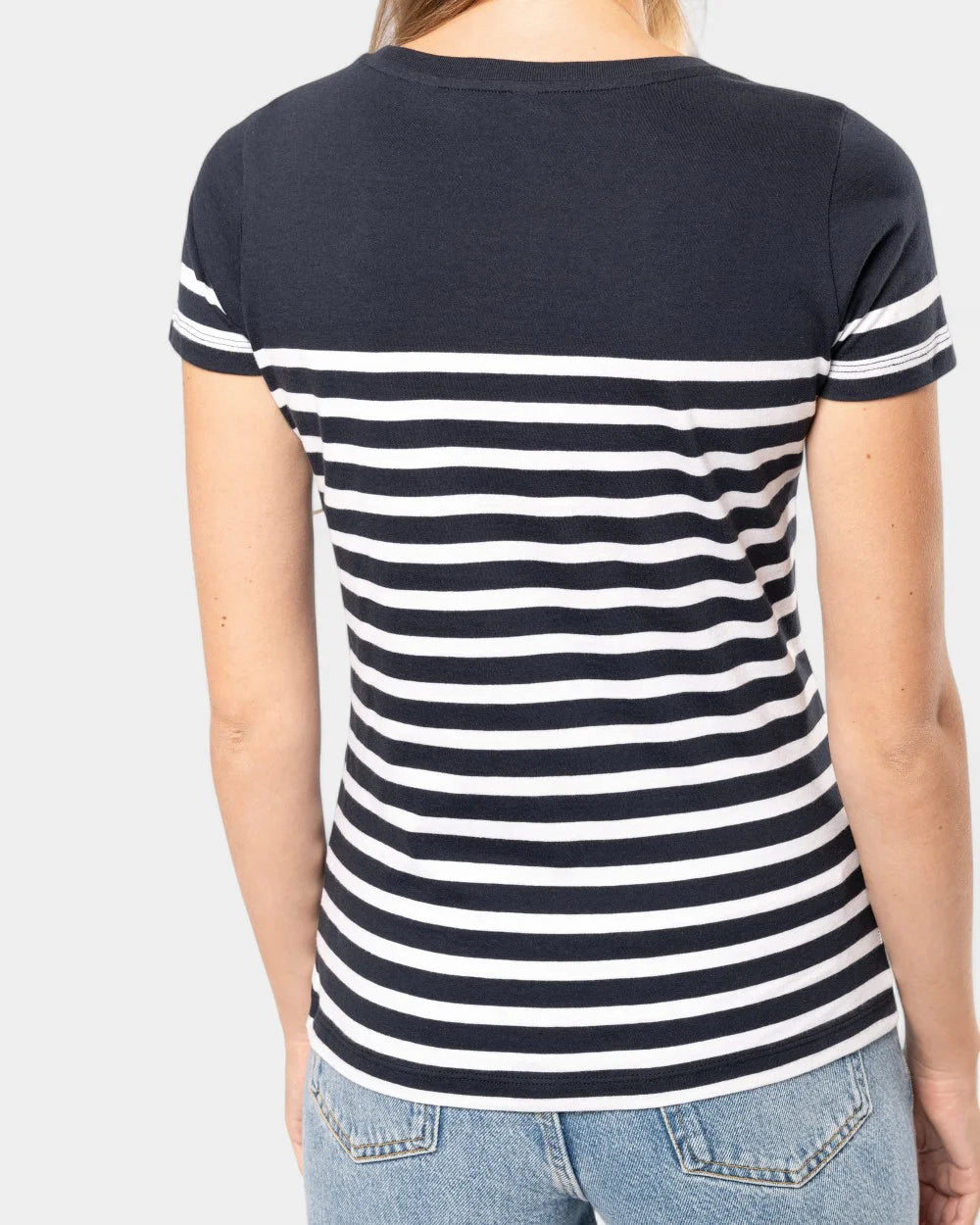 Damski T-shirt w paski z okrągłym dekoltem z nadrukiem - 6