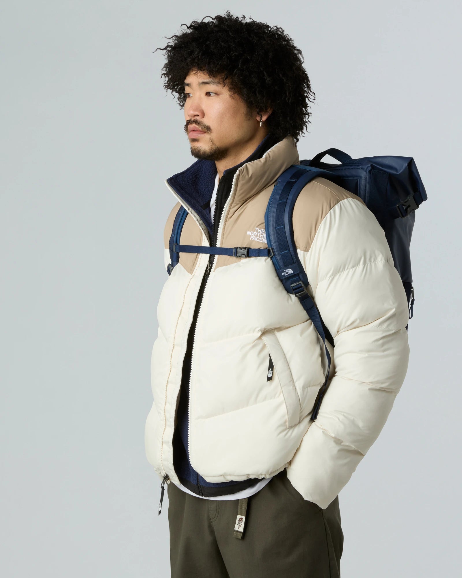 Plecak z recyklingu The North Face Voyager 25 l z nadrukiem - 6