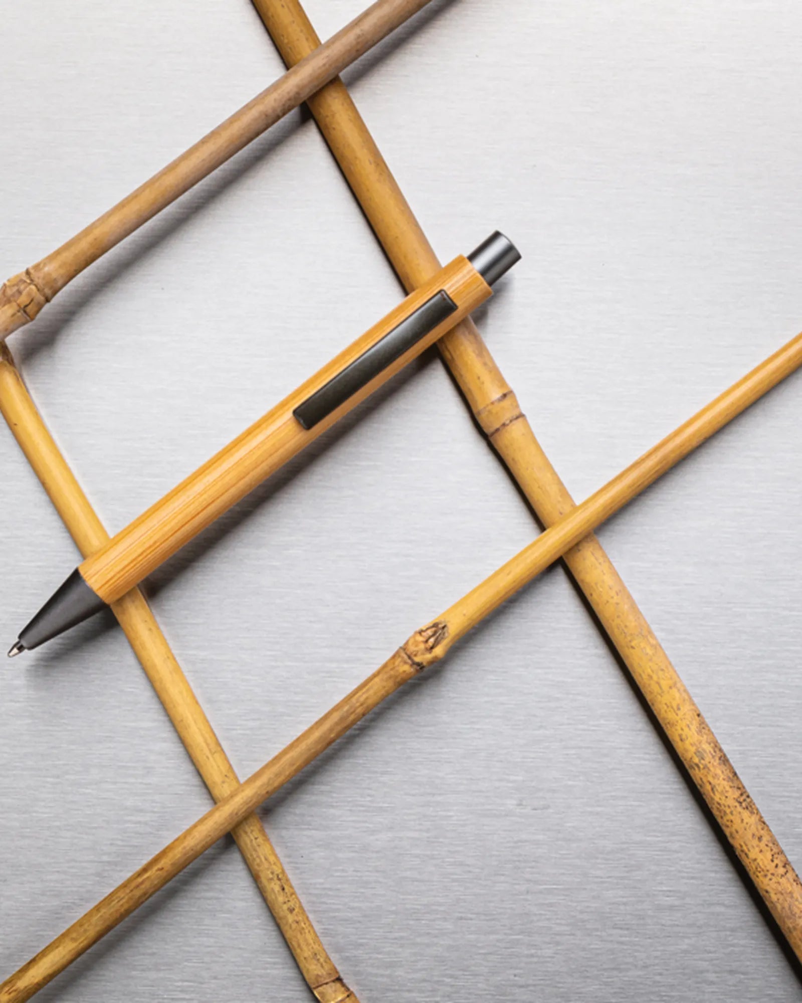 Długopis bambusowy o minimalistycznym designie z nadrukiem - 2
