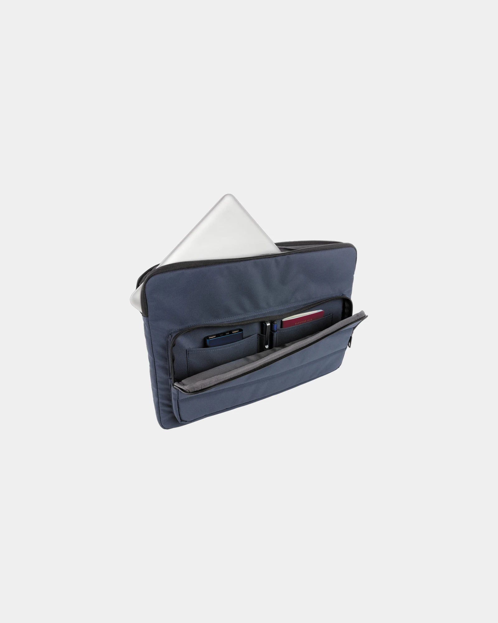 Etui na laptopa 15,6" rPET AWARE™ Impact z nadrukiem - 18