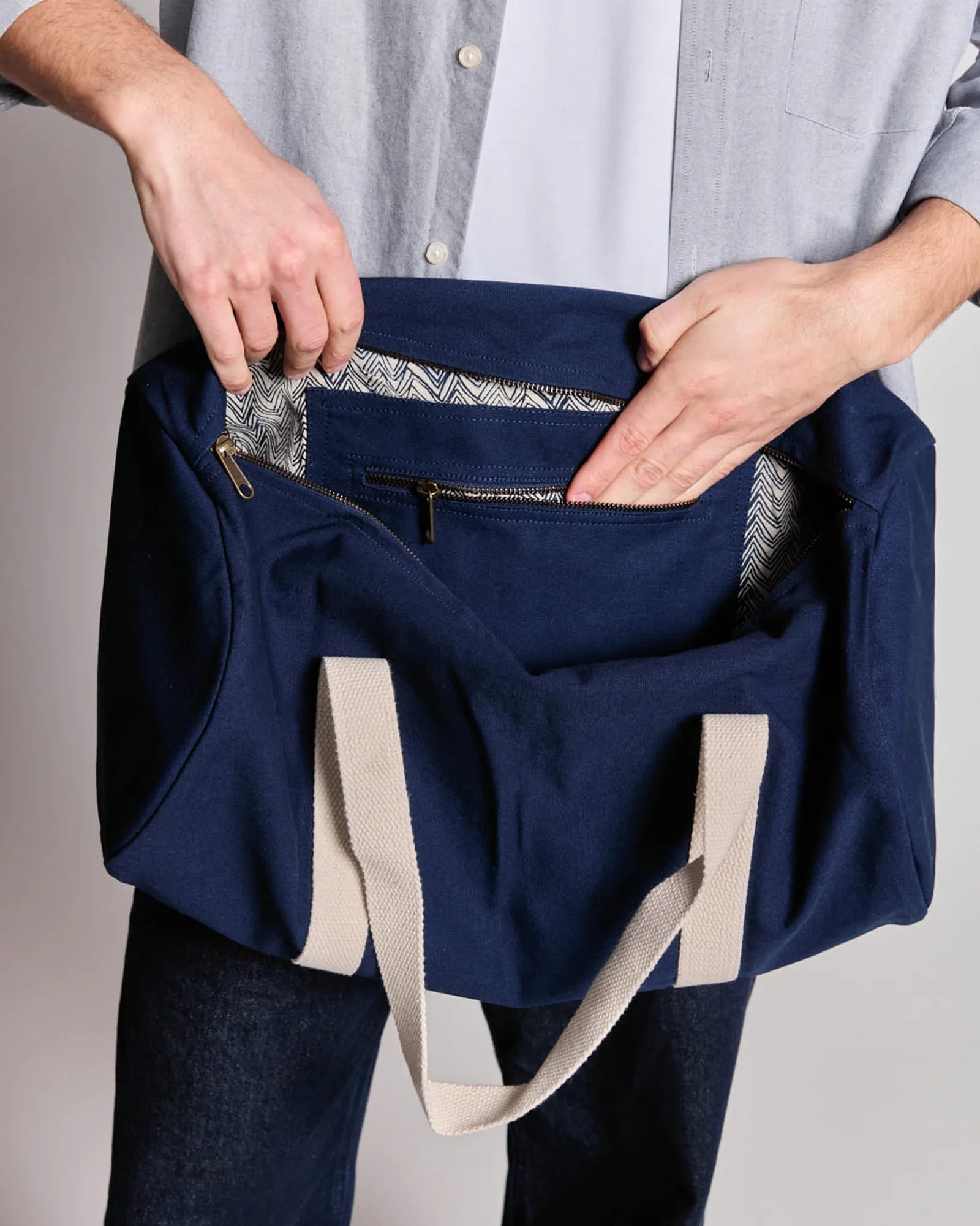 Torba duffel z bawełny organicznej Hindbag Sam z nadrukiem - 5