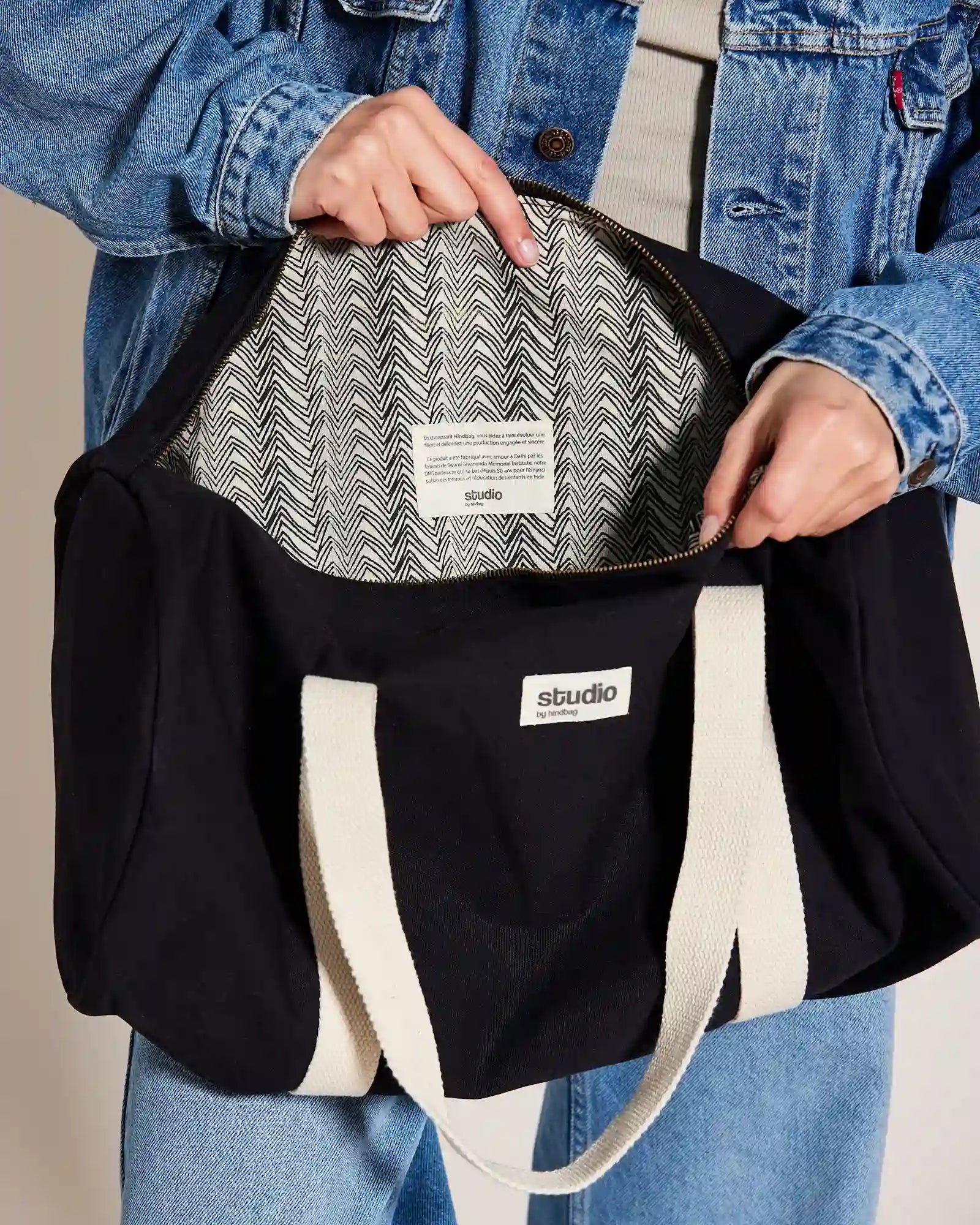 Torba duffel z bawełny organicznej Hindbag Sam z nadrukiem - 3
