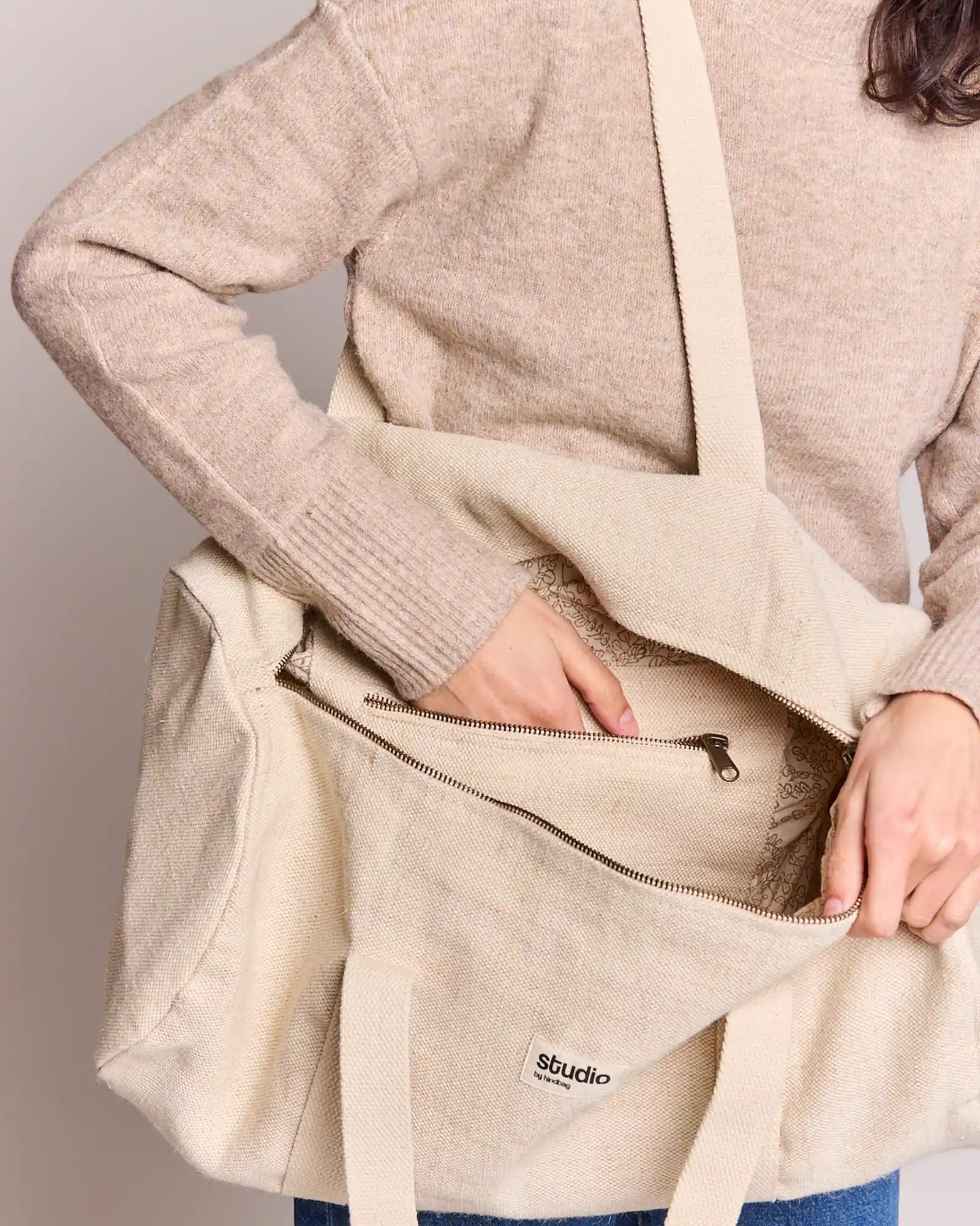 Torba duffel z bawełny organicznej Hindbag Sam z nadrukiem - 27