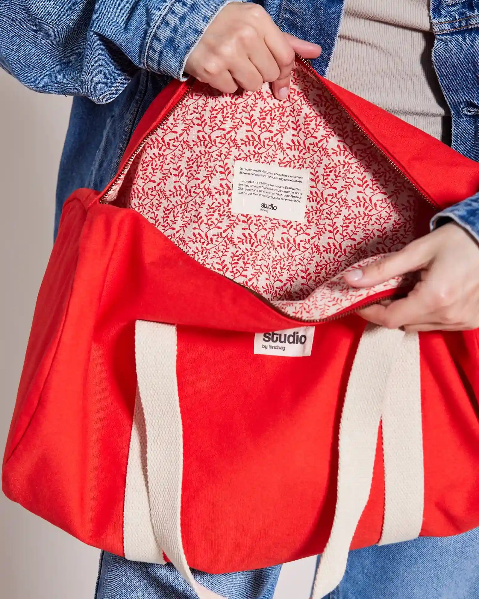 Torba duffel z bawełny organicznej Hindbag Sam z nadrukiem - 13