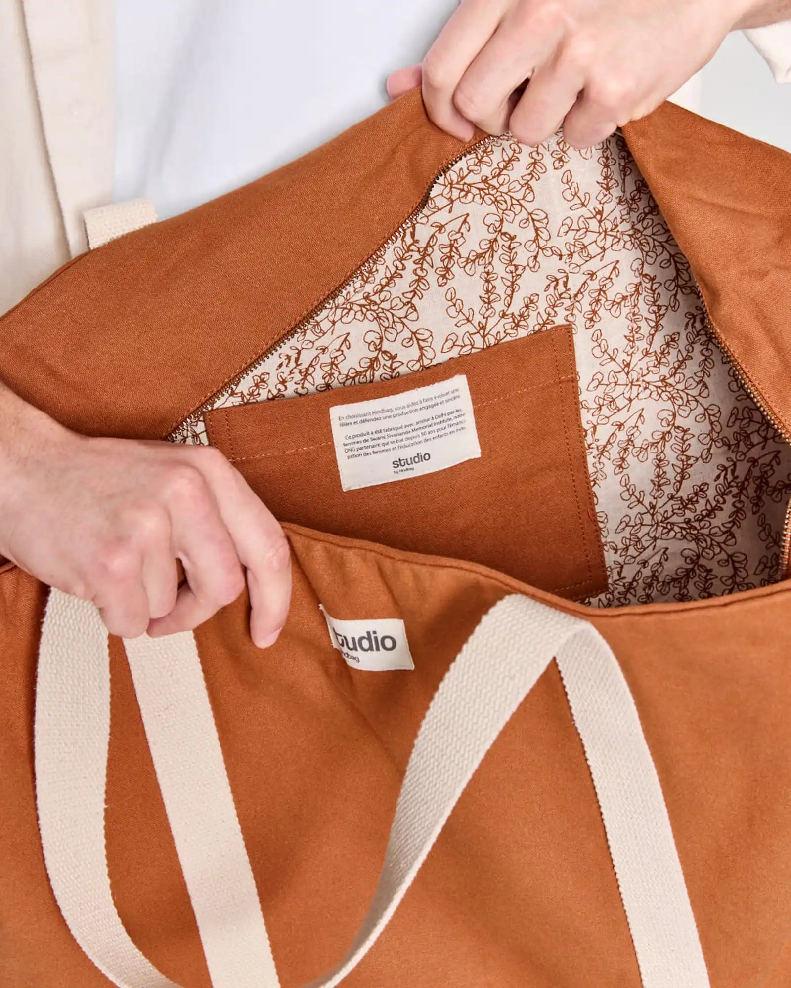 Torba podróżna z bawełny organicznej Hindbag Gabriel z nadrukiem - 25
