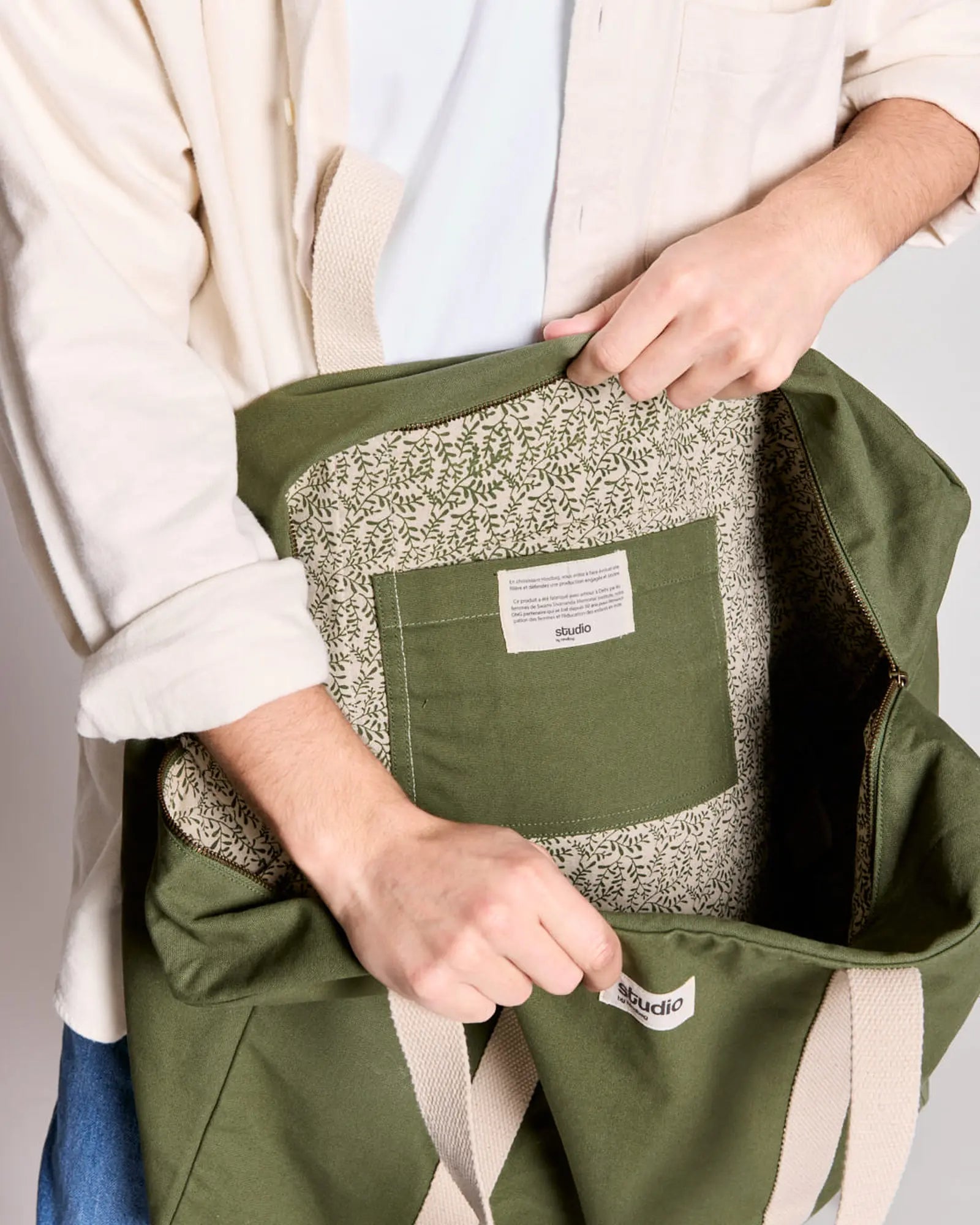 Torba podróżna z bawełny organicznej Hindbag Gabriel z nadrukiem - 10