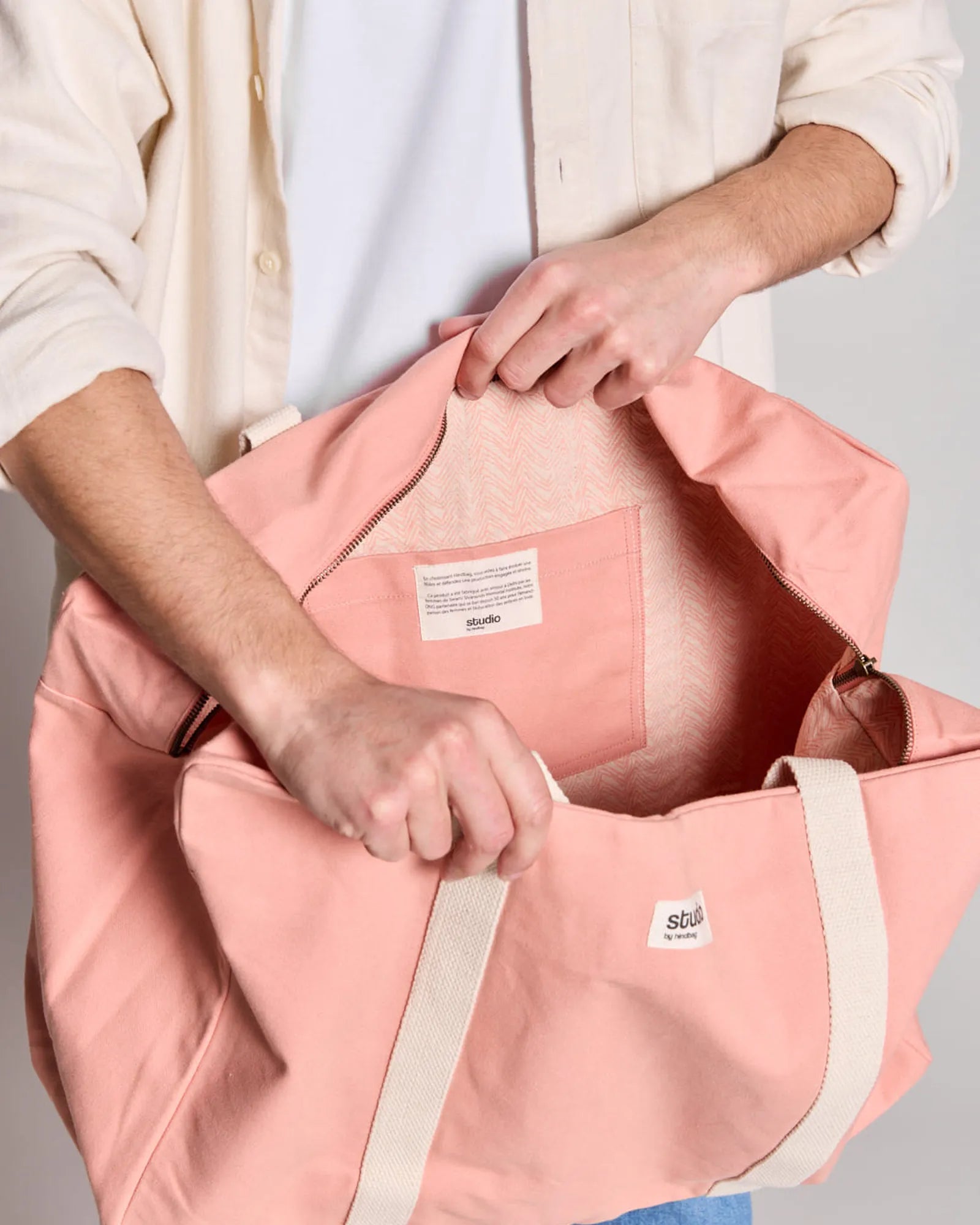 Torba podróżna z bawełny organicznej Hindbag Gabriel z nadrukiem - 34