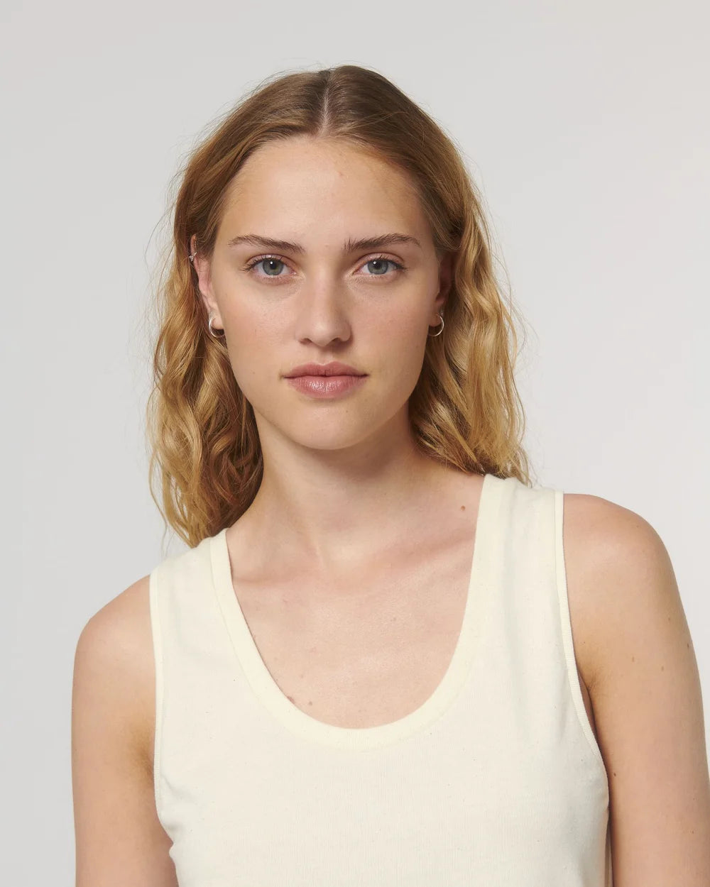 Tank top medium fit z nadrukiem - 8