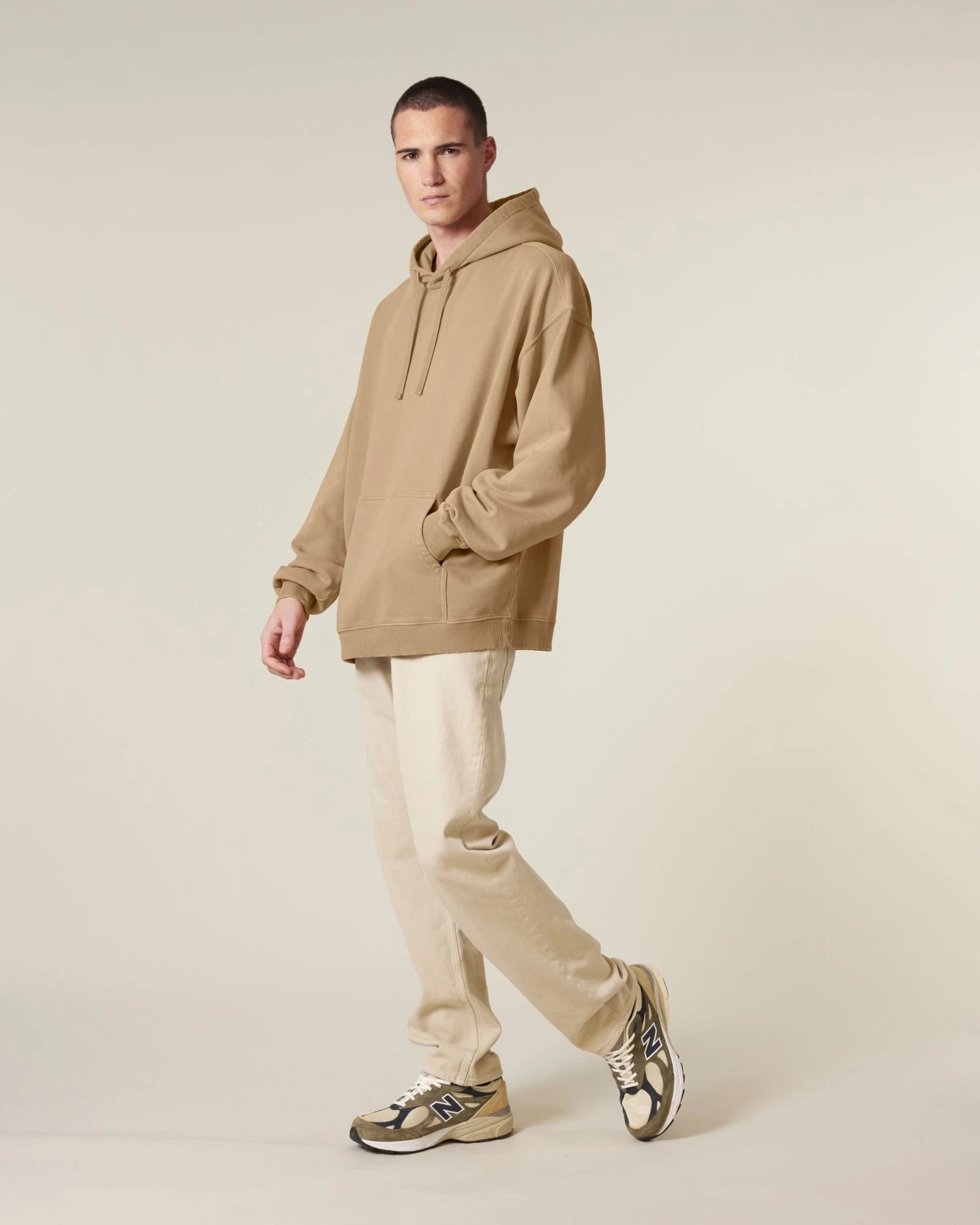 Bluza z kapturem oversize z bawełny organicznej Stanley/Stella Slammer z nadrukiem - Beżowy farbowany