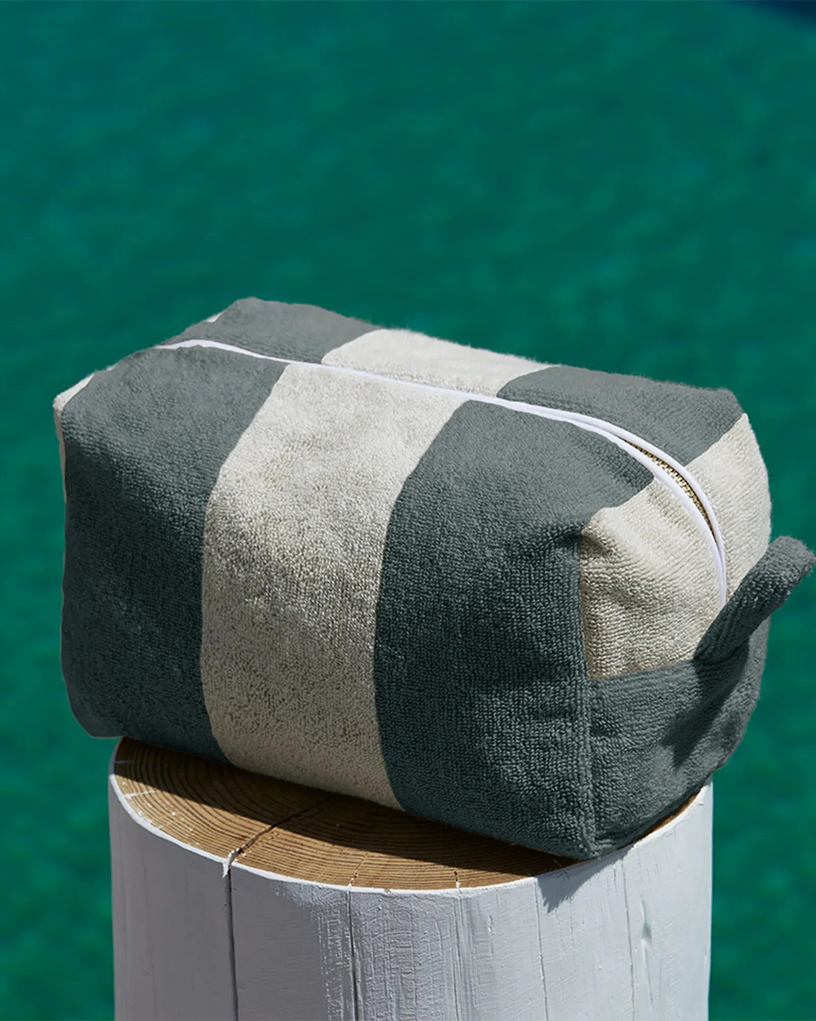 Kosmetyczka frotte La Serviette Paris z nadrukiem - 5
