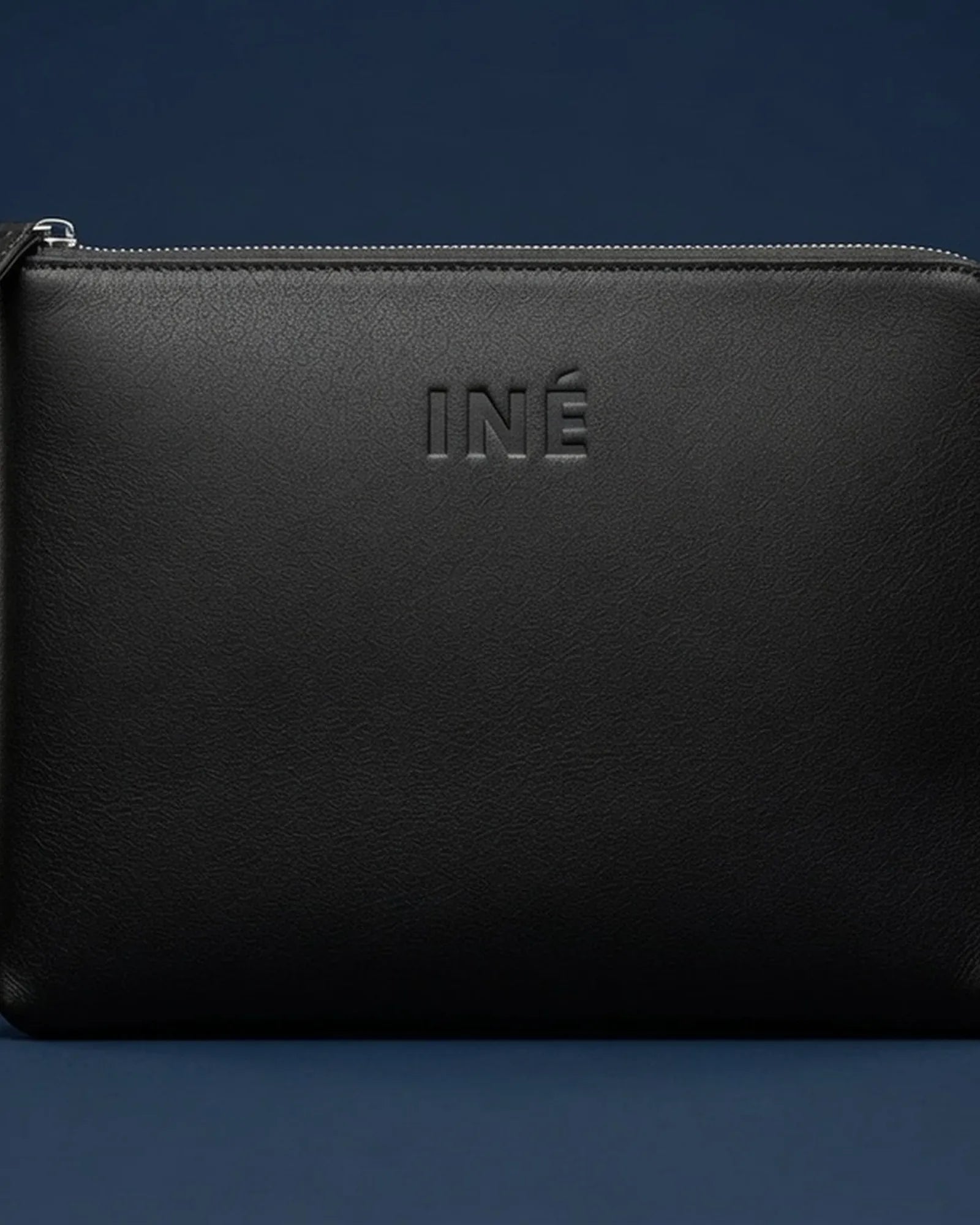 Etui na tablet INE 10/11" ze skóry z recyklingu z nadrukiem - 17